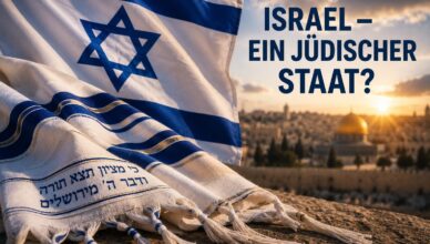 Israeli flag with Star of David and a white-and-blue prayer shawl, Jerusalem skyline at sunset with the Dome of the Rock; German headline asks if Israel is a Jewish state.